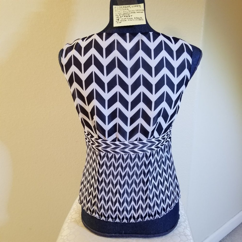✅NWOT Elegant Jones Wear Blue White Silk Fully Lined Top S #664, B14 - Picture 3 of 9